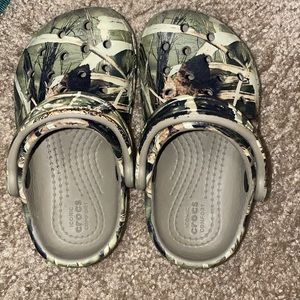 Size 6c crocs